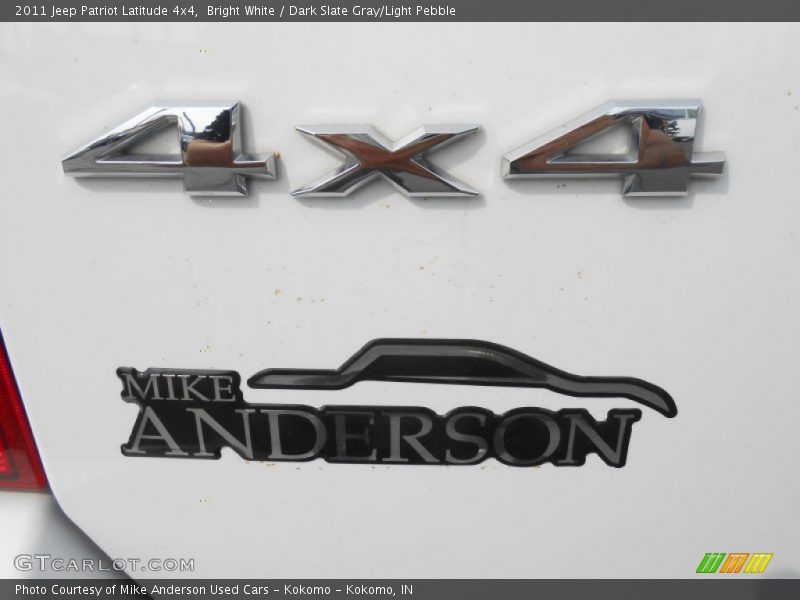 Bright White / Dark Slate Gray/Light Pebble 2011 Jeep Patriot Latitude 4x4
