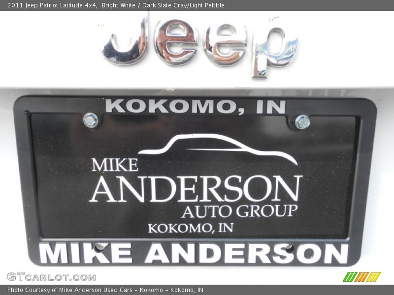 Bright White / Dark Slate Gray/Light Pebble 2011 Jeep Patriot Latitude 4x4