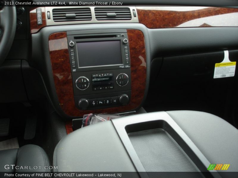 White Diamond Tricoat / Ebony 2013 Chevrolet Avalanche LTZ 4x4