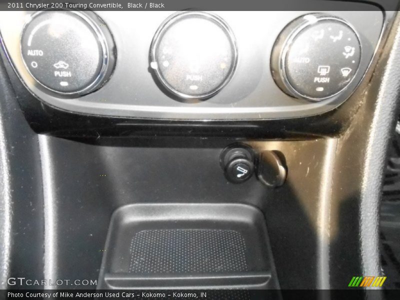 Black / Black 2011 Chrysler 200 Touring Convertible