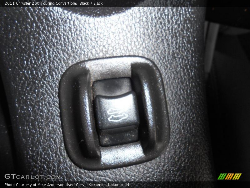 Black / Black 2011 Chrysler 200 Touring Convertible