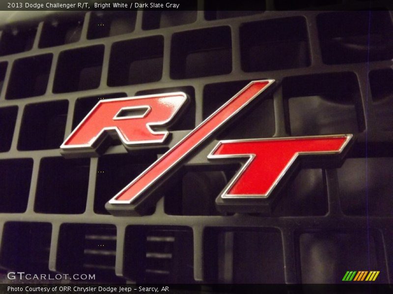 Bright White / Dark Slate Gray 2013 Dodge Challenger R/T