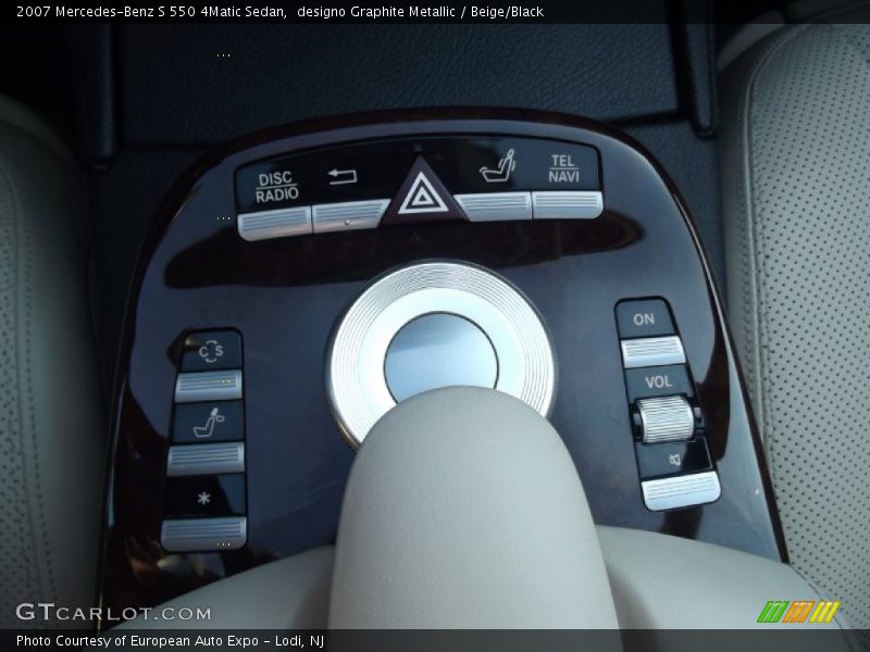 Controls of 2007 S 550 4Matic Sedan