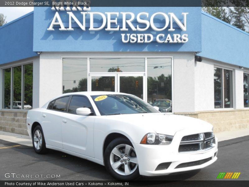 Bright White / Black 2012 Dodge Charger SE