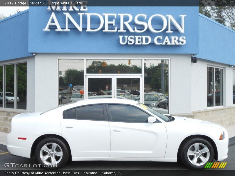 Bright White / Black 2012 Dodge Charger SE