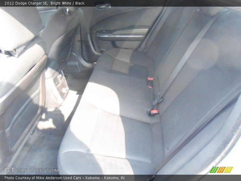 Bright White / Black 2012 Dodge Charger SE