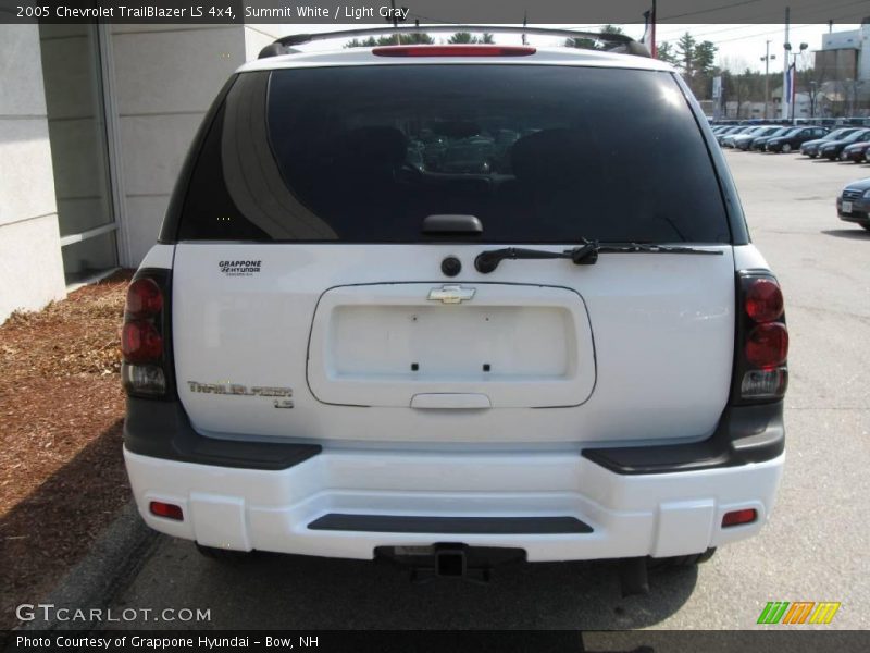 Summit White / Light Gray 2005 Chevrolet TrailBlazer LS 4x4