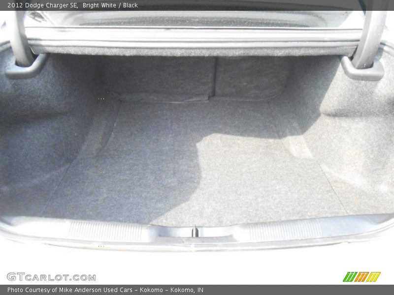 Bright White / Black 2012 Dodge Charger SE