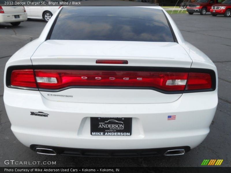 Bright White / Black 2012 Dodge Charger SE