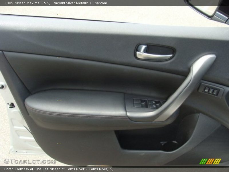 Radiant Silver Metallic / Charcoal 2009 Nissan Maxima 3.5 S