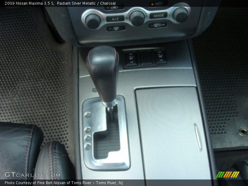 Radiant Silver Metallic / Charcoal 2009 Nissan Maxima 3.5 S