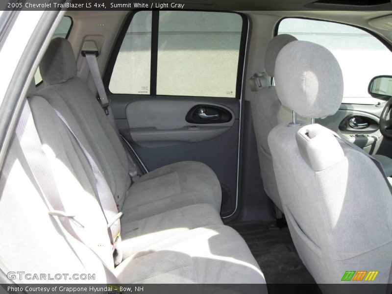 Summit White / Light Gray 2005 Chevrolet TrailBlazer LS 4x4