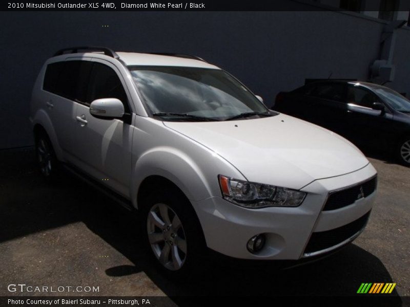 Diamond White Pearl / Black 2010 Mitsubishi Outlander XLS 4WD