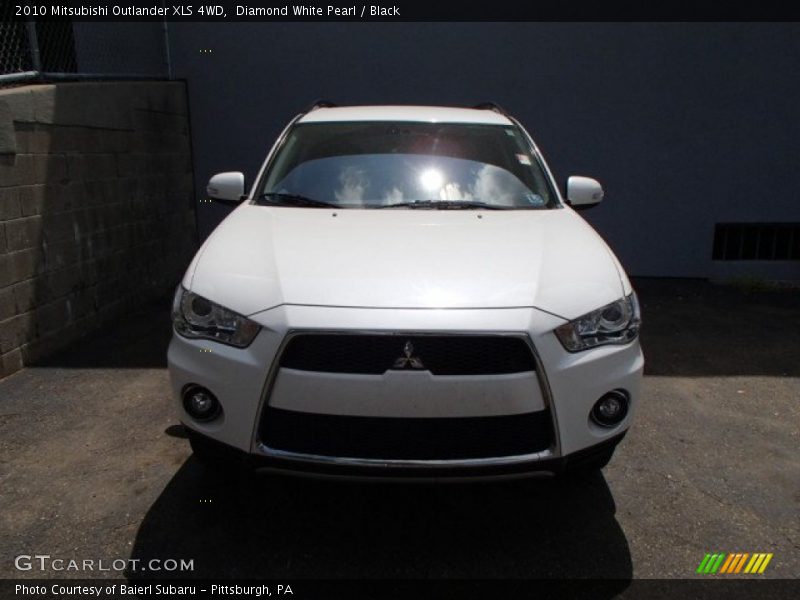 Diamond White Pearl / Black 2010 Mitsubishi Outlander XLS 4WD