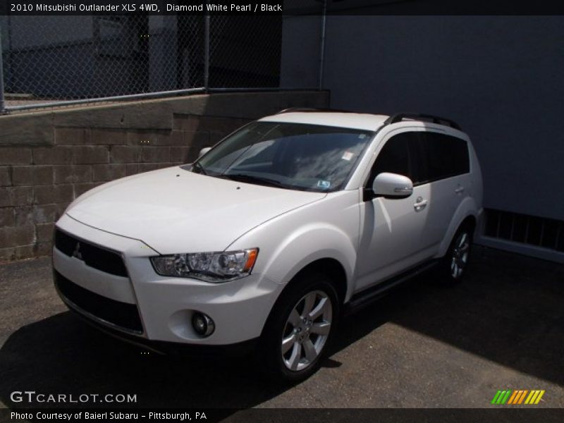 Diamond White Pearl / Black 2010 Mitsubishi Outlander XLS 4WD