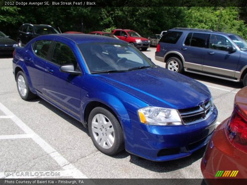 Front 3/4 View of 2012 Avenger SE
