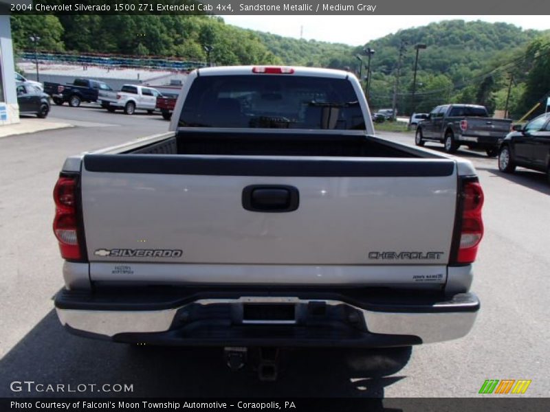 Sandstone Metallic / Medium Gray 2004 Chevrolet Silverado 1500 Z71 Extended Cab 4x4