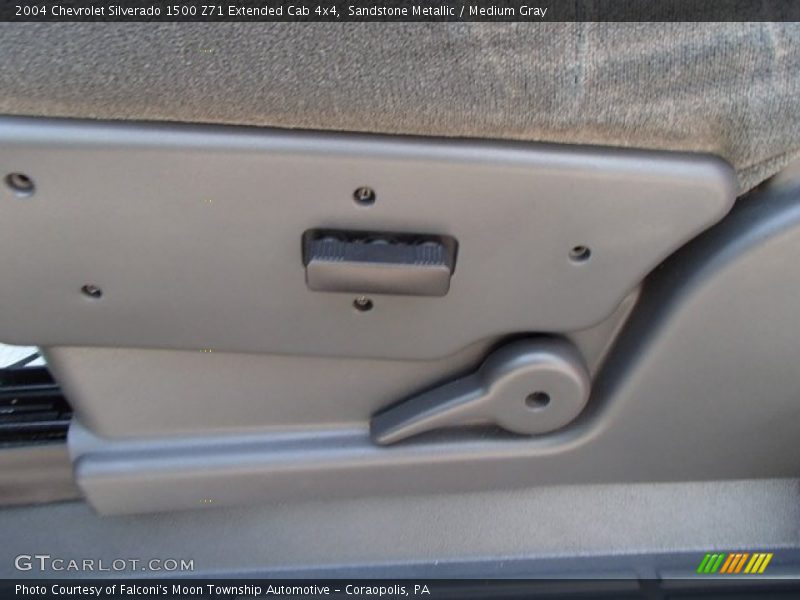 Sandstone Metallic / Medium Gray 2004 Chevrolet Silverado 1500 Z71 Extended Cab 4x4