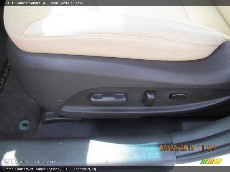 Pearl White / Camel 2011 Hyundai Sonata GLS