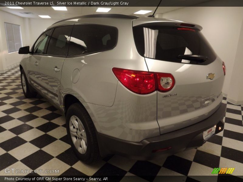Silver Ice Metallic / Dark Gray/Light Gray 2011 Chevrolet Traverse LS