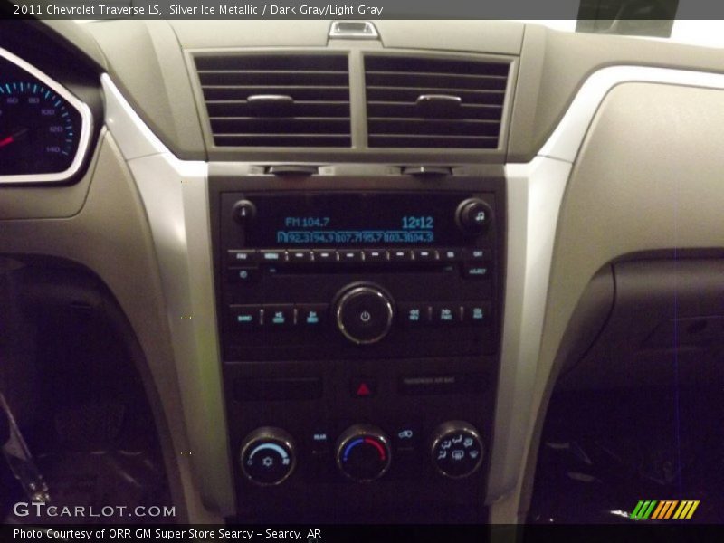 Silver Ice Metallic / Dark Gray/Light Gray 2011 Chevrolet Traverse LS