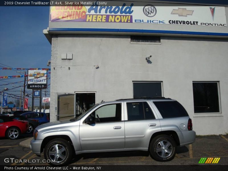 Silver Ice Metallic / Ebony 2009 Chevrolet TrailBlazer LT 4x4