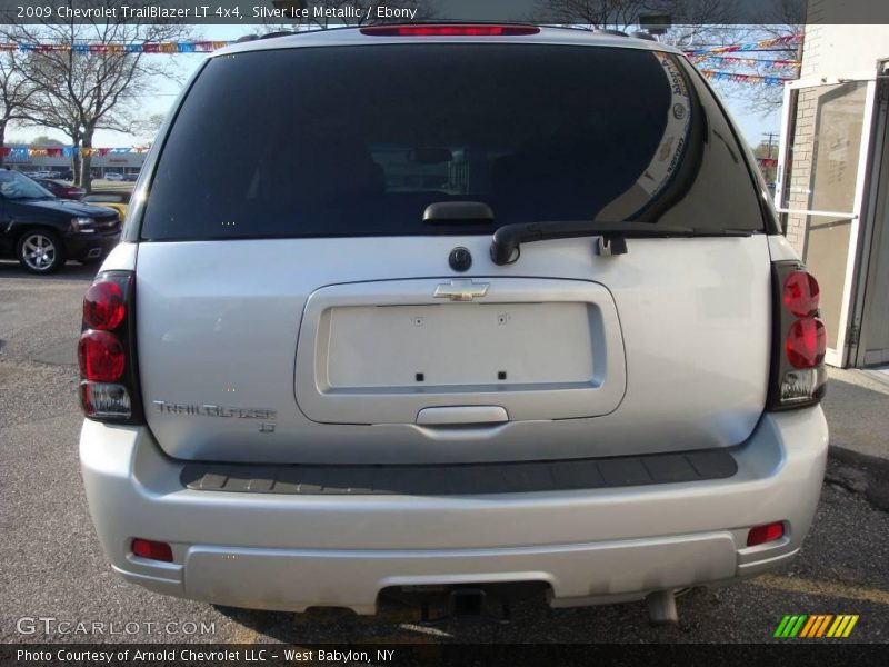 Silver Ice Metallic / Ebony 2009 Chevrolet TrailBlazer LT 4x4