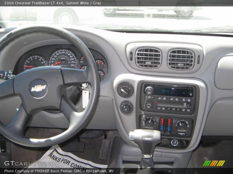Summit White / Gray 2009 Chevrolet TrailBlazer LT 4x4