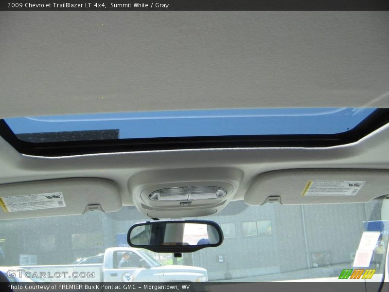 Summit White / Gray 2009 Chevrolet TrailBlazer LT 4x4