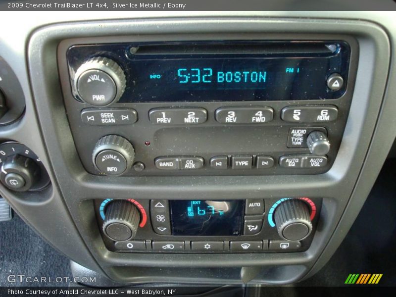 Silver Ice Metallic / Ebony 2009 Chevrolet TrailBlazer LT 4x4