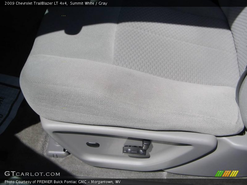 Summit White / Gray 2009 Chevrolet TrailBlazer LT 4x4