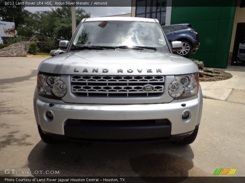 Indus Silver Metallic / Almond 2013 Land Rover LR4 HSE