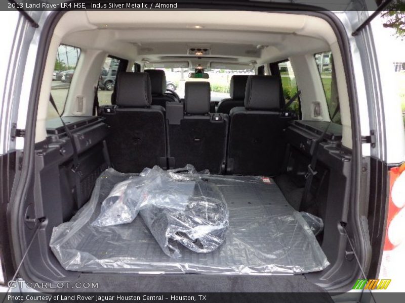 Indus Silver Metallic / Almond 2013 Land Rover LR4 HSE