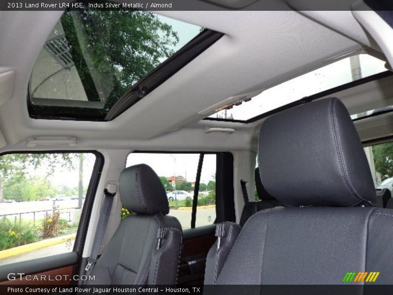 Indus Silver Metallic / Almond 2013 Land Rover LR4 HSE