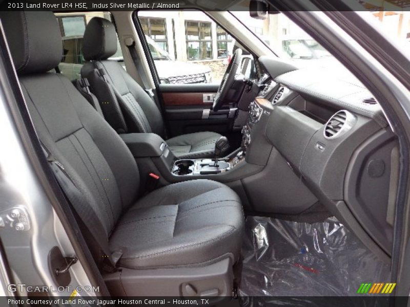 Indus Silver Metallic / Almond 2013 Land Rover LR4 HSE