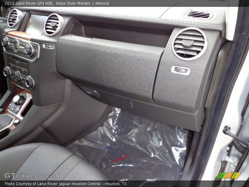 Indus Silver Metallic / Almond 2013 Land Rover LR4 HSE