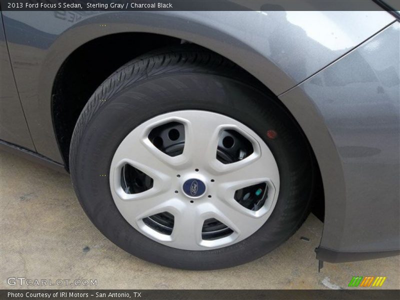 Sterling Gray / Charcoal Black 2013 Ford Focus S Sedan