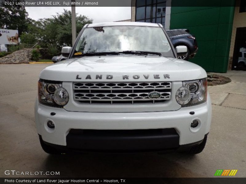 Fuji White / Almond 2013 Land Rover LR4 HSE LUX