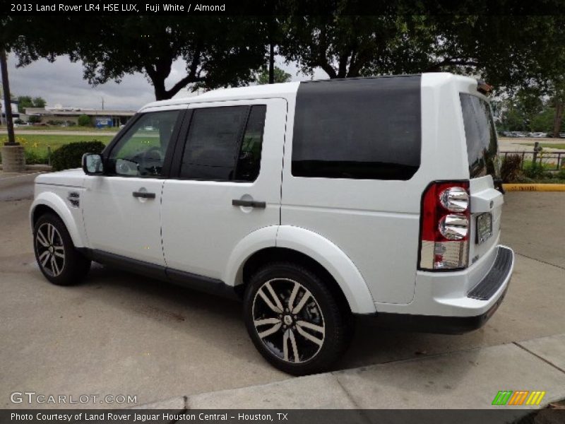 Fuji White / Almond 2013 Land Rover LR4 HSE LUX