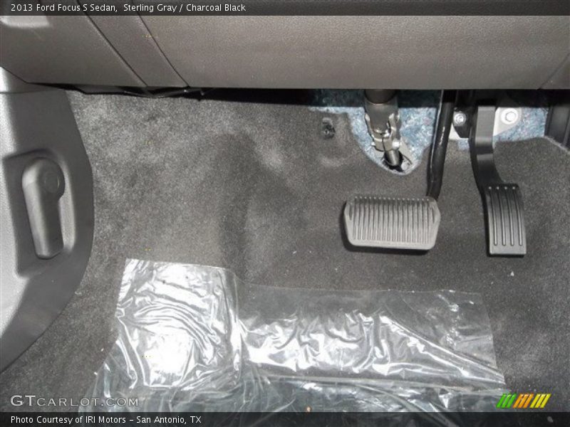 Sterling Gray / Charcoal Black 2013 Ford Focus S Sedan