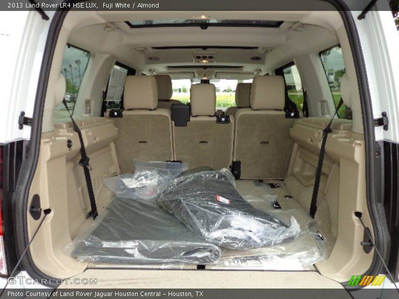 Fuji White / Almond 2013 Land Rover LR4 HSE LUX