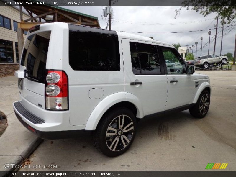Fuji White / Almond 2013 Land Rover LR4 HSE LUX