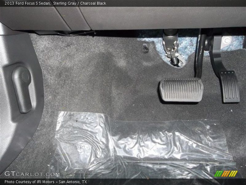 Sterling Gray / Charcoal Black 2013 Ford Focus S Sedan