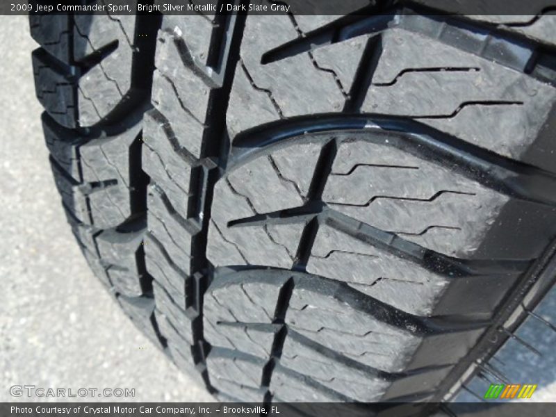 Bright Silver Metallic / Dark Slate Gray 2009 Jeep Commander Sport