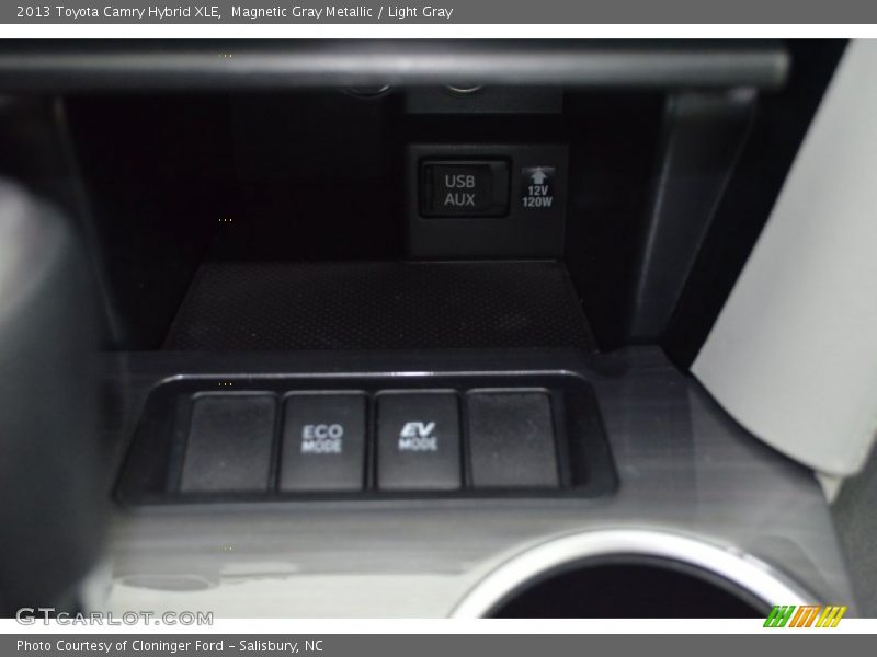 Magnetic Gray Metallic / Light Gray 2013 Toyota Camry Hybrid XLE