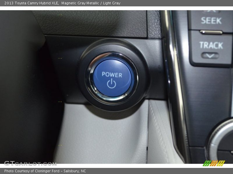 Magnetic Gray Metallic / Light Gray 2013 Toyota Camry Hybrid XLE