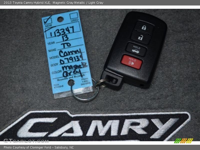 Magnetic Gray Metallic / Light Gray 2013 Toyota Camry Hybrid XLE