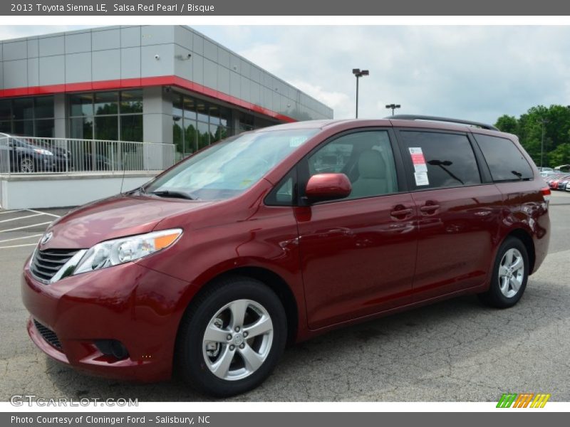 Front 3/4 View of 2013 Sienna LE