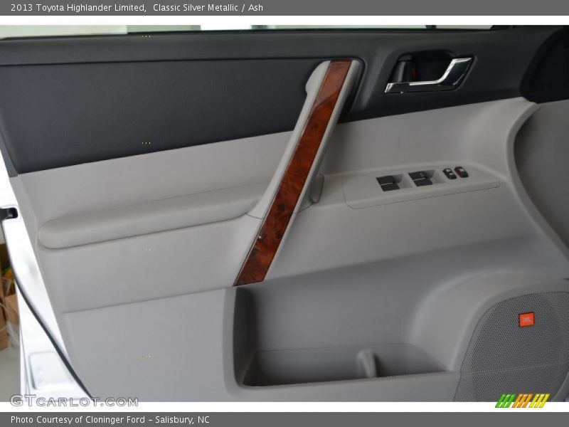 Classic Silver Metallic / Ash 2013 Toyota Highlander Limited