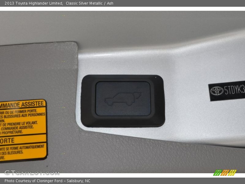 Classic Silver Metallic / Ash 2013 Toyota Highlander Limited